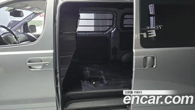 2019 Hyundai The New Grand Starex Van 3-Seater Sold VIN KMFWBX7KBKU096389 – photo 29