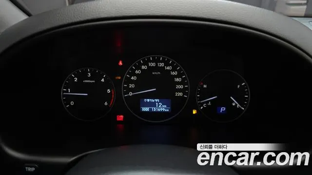 2019 Hyundai The New Grand Starex Van 3-Seater Sold VIN KMFWBX7KBKU096389 – photo 30