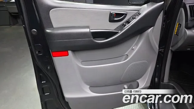 2019 Hyundai The New Grand Starex Van 5-Seater Sold VIN KMFWBX7KBKU097276 – exterior detail