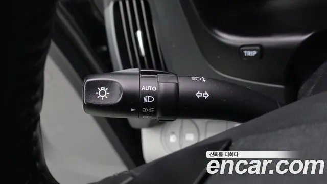 2019 Hyundai The New Grand Starex Van 5-Seater Sold VIN KMFWBX7KBKU097276 – photo 24