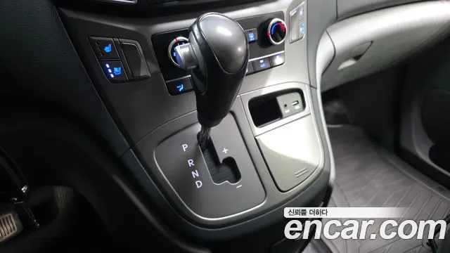 2019 Hyundai The New Grand Starex Van 5-Seater Sold VIN KMFWBX7KBKU992967 – exterior detail 2019 Hyundai The New Grand Starex Van 5-Seater Sold VIN KMFWBX7KBKU992967 – exterior detail