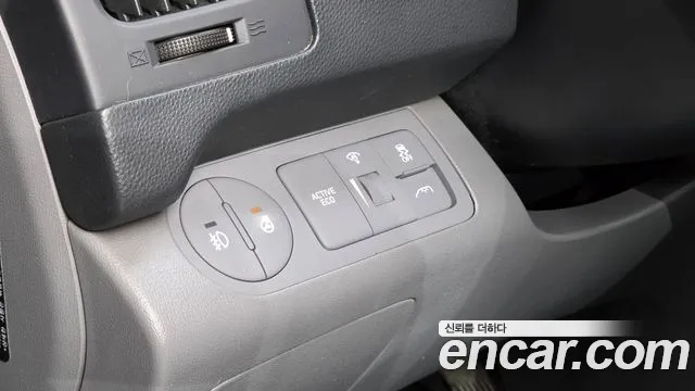 2019 Hyundai The New Grand Starex Van 5-Seater Sold VIN KMFWBX7KBKU992967 – photo 12 2019 Hyundai The New Grand Starex Van 5-Seater Sold VIN KMFWBX7KBKU992967 – photo 12