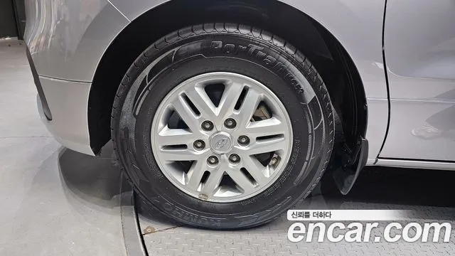 2019 Hyundai The New Grand Starex Van 5-Seater Sold VIN KMFWBX7KBKU994307 – interior seats