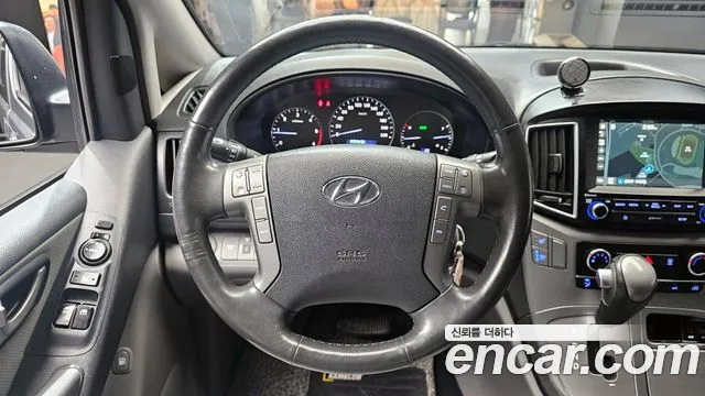 2019 Hyundai The New Grand Starex Van 5-Seater Sold VIN KMFWBX7KBKU994307 – exterior detail