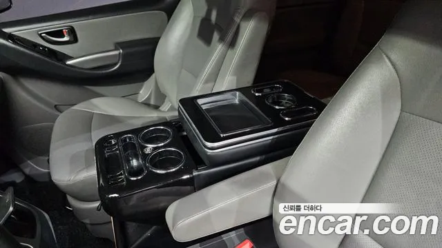 2019 Hyundai The New Grand Starex Van 5-Seater Sold VIN KMFWBX7KBKU998805 – trunk area 2019 Hyundai The New Grand Starex Van 5-Seater Sold VIN KMFWBX7KBKU998805 – trunk area