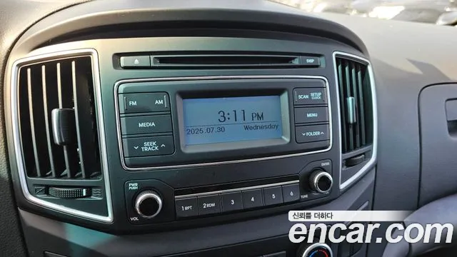 2020 Hyundai The New Grand Starex Van 3-Seater Sold VIN KMFWBX7KBLU117367 – exterior detail 2020 Hyundai The New Grand Starex Van 3-Seater Sold VIN KMFWBX7KBLU117367 – exterior detail