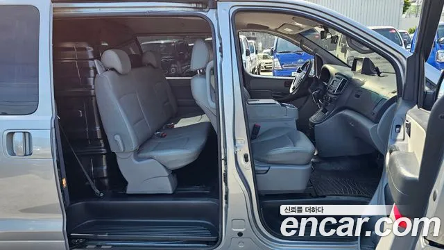 2020 Hyundai The New Grand Starex Van 5-Seater Sold VIN KMFWBX7KBLU120204 – photo 18