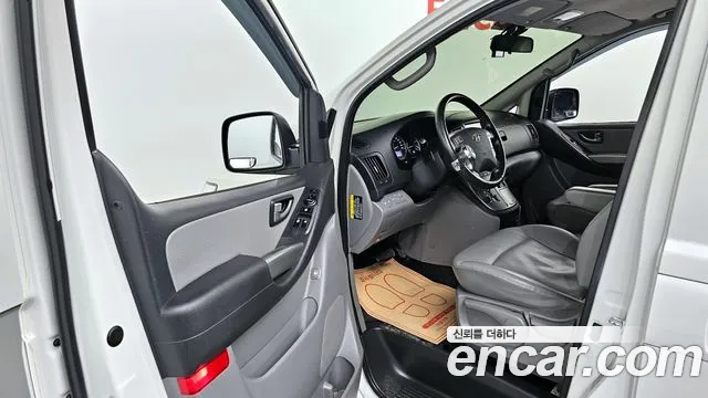 2020 Hyundai The New Grand Starex Van 5-Seater Sold VIN KMFWBX7KBLU124309 – photo 16