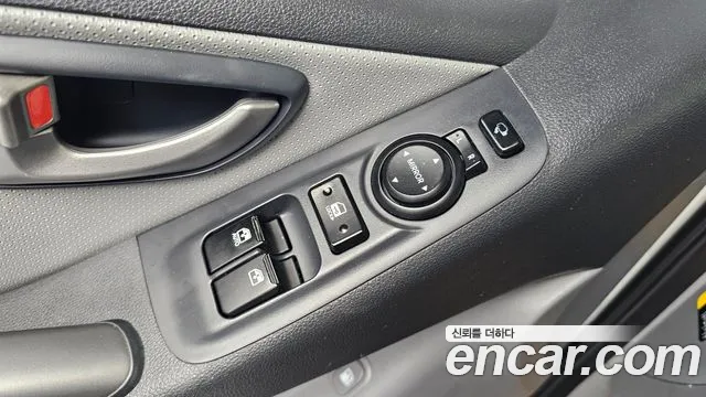 2020 Hyundai The New Grand Starex Van 5-Seater Sold VIN KMFWBX7KBLU124309 – photo 17