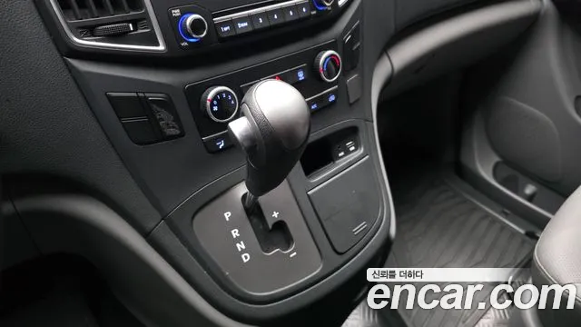 2020 Hyundai The New Grand Starex Van 5-Seater Sold VIN KMFWBX7KBLU127292 – rear exterior