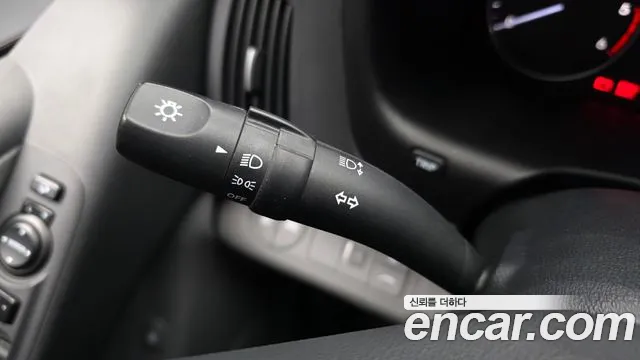 2020 Hyundai The New Grand Starex Van 5-Seater Sold VIN KMFWBX7KBLU127292 – interior seats