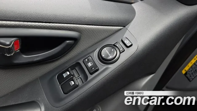 2020 Hyundai The New Grand Starex Van 5-Seater Sold VIN KMFWBX7KBLU127292 – trunk area