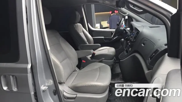 2020 Hyundai The New Grand Starex Van 5-Seater Sold VIN KMFWBX7KBLU127292 – photo 14