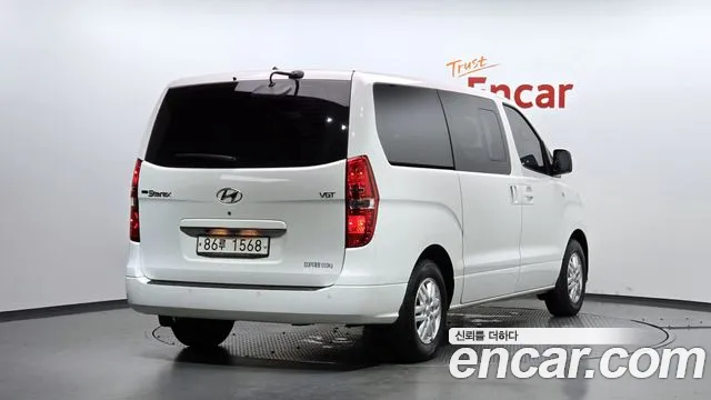 2020 Hyundai The New Grand Starex Van 5-Seater Sold VIN KMFWBX7KBLU127432 – interior seats 2020 Hyundai The New Grand Starex Van 5-Seater Sold VIN KMFWBX7KBLU127432 – interior seats