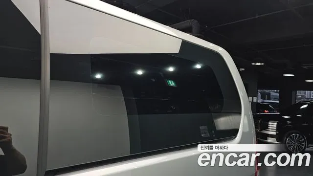 2020 Hyundai The New Grand Starex Van 3-Seater Sold VIN KMFWBX7KBLU138165 – rear exterior 2020 Hyundai The New Grand Starex Van 3-Seater Sold VIN KMFWBX7KBLU138165 – rear exterior
