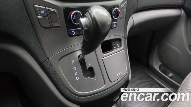 2020 Hyundai The New Grand Starex Van 3-Seater Sold VIN KMFWBX7KBLU147225 – photo 17