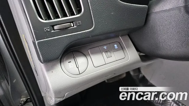 2021 Hyundai The New Grand Starex Van 3-Seater Sold VIN KMFWBX7KBMU153872 – front exterior