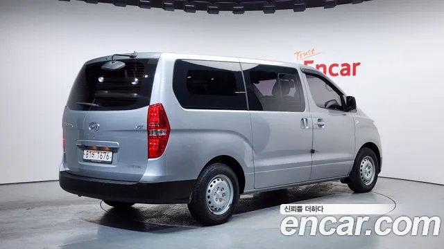 2021 Hyundai The New Grand Starex Van 5-Seater Sold VIN KMFWBX7KBMU160878 – interior seats