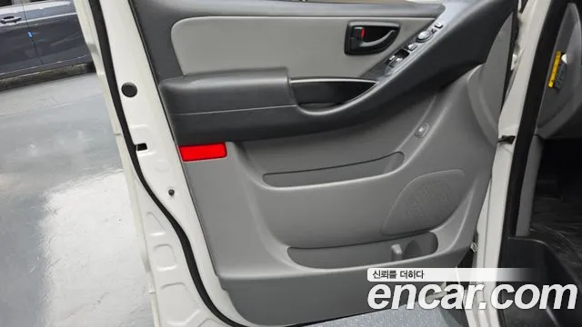 2021 Hyundai The New Grand Starex Van 3-Seater Sold VIN KMFWBX7KBMU173961 – exterior detail