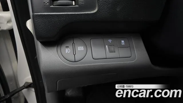 2021 Hyundai The New Grand Starex Van 3-Seater Sold VIN KMFWBX7KBMU173961 – photo 13