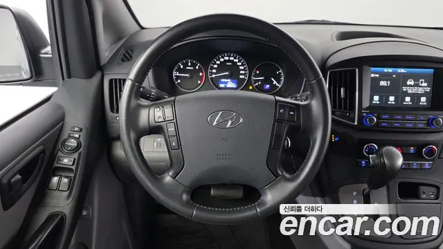 2021 Hyundai The New Grand Starex Van 5-Seater Sold VIN KMFWBX7KBMU176073 – front exterior