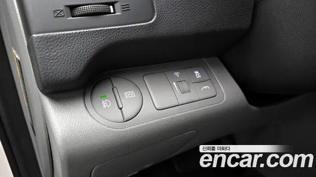 2021 Hyundai The New Grand Starex Van 5-Seater Sold VIN KMFWBX7KBMU177218 – photo 21