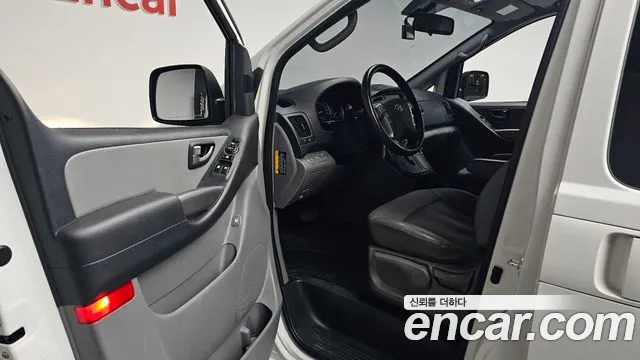 2021 Hyundai The New Grand Starex Van 5-Seater Sold VIN KMFWBX7KBMU183128 – interior seats