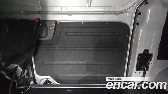 2021 Hyundai The New Grand Starex Van 3-Seater Sold VIN KMFWBX7KBMU194608 – rear exterior 2021 Hyundai The New Grand Starex Van 3-Seater Sold VIN KMFWBX7KBMU194608 – rear exterior