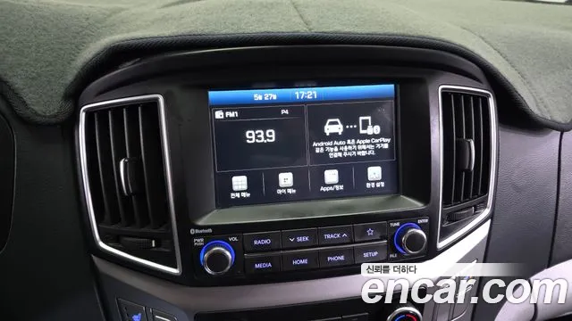 2021 Hyundai The New Grand Starex Van 3-Seater Sold VIN KMFWBX7KBMU199170 – front exterior