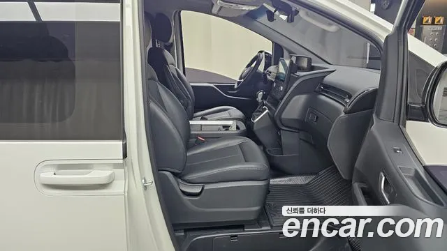 2022 Hyundai Staria Cargo 5-Seater Sold VIN KMFYCX71BNU036461 – interior seats