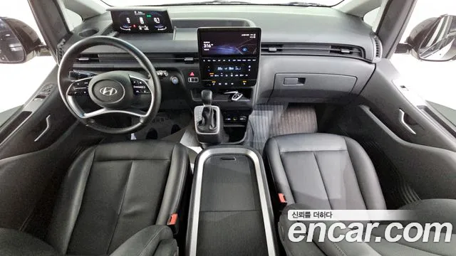 2022 Hyundai Staria Cargo 5-Seater Sold VIN KMFYCX71BNU051131 – interior seats