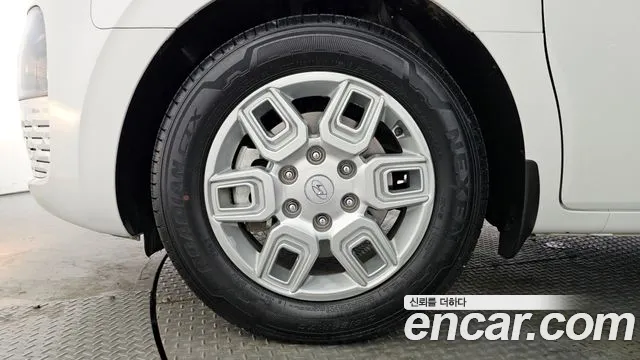 2022 Hyundai Staria Cargo 5-Seater Sold VIN KMFYCX71BNU051131 – exterior detail