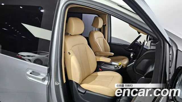 2022 Hyundai Staria Cargo 5-Seater Sold VIN KMFYCX71BNU064177 – undercarriage