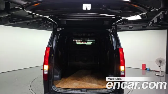 2023 Hyundai Staria Cargo 5-Seater Sold VIN KMFYCX71BPU096851 – interior seats