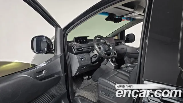 2022 Hyundai Staria L3.5 Cargo 5-Seater Sold VIN KMFYCX73BNU028871 – interior seats
