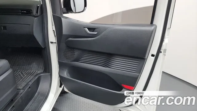 2023 Hyundai Staria L3.5 Cargo 5-Seater Sold VIN KMFYCX73BPU085429 – side profile