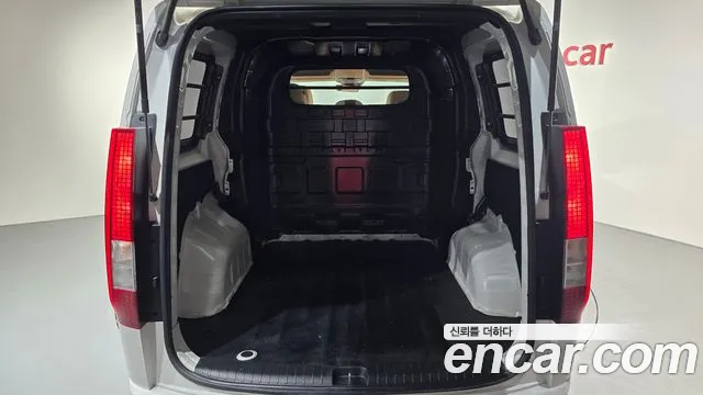 2025 Hyundai Staria L3.5 Cargo 5-Seater Sold VIN KMFYCX73BSU225071 – side profile