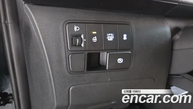2025 Hyundai Staria HEV 1.6 Cargo 5-Seater Sold VIN KMFYCX7ABSU004694 – exterior detail