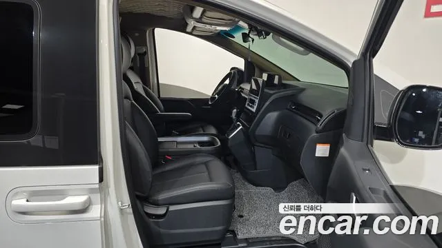 2025 Hyundai Staria HEV 1.6 Camper Sold VIN KMFYCX7ABSU024981 – trunk area 2025 Hyundai Staria HEV 1.6 Camper Sold VIN KMFYCX7ABSU024981 – trunk area
