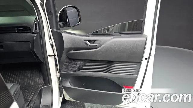 2023 Hyundai Staria Cargo 3-Seater Sold VIN KMFYDX71BPU082079 – rear exterior