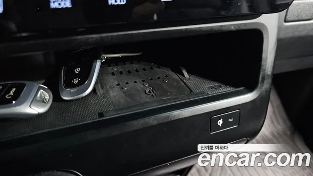 2023 Hyundai Staria Cargo 3-Seater Sold VIN KMFYDX71BPU082079 – trunk area