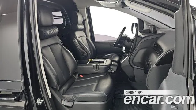 2023 Hyundai Staria Cargo 3-Seater Sold VIN KMFYDX71BPU098140 – dashboard