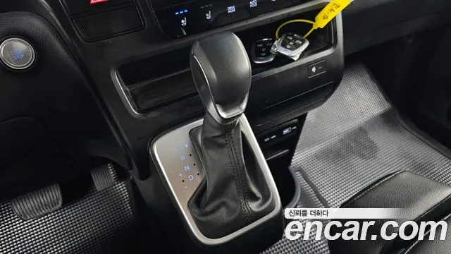 2023 Hyundai Staria Cargo 3-Seater Sold VIN KMFYDX71BPU098140 – exterior detail