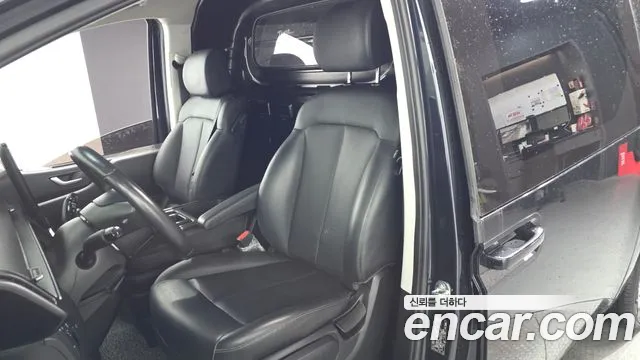 2023 Hyundai Staria Cargo 3-Seater Sold VIN KMFYDX71BPU129427 – rear exterior