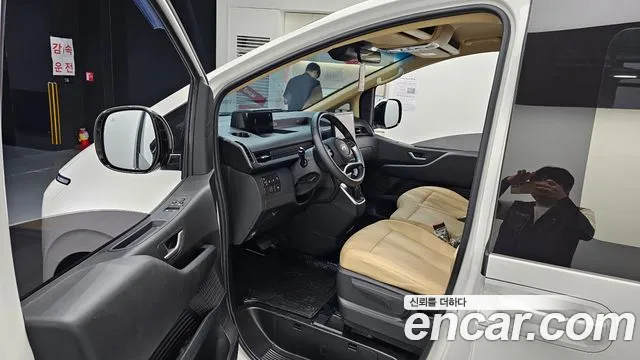 2025 Hyundai Staria Cargo 3-Seater Sold VIN KMFYDX71BSC202058 – side profile