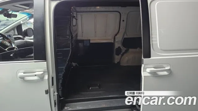 2025 Hyundai Staria Cargo 3-Seater Sold VIN KMFYDX71BSC225494 – front exterior