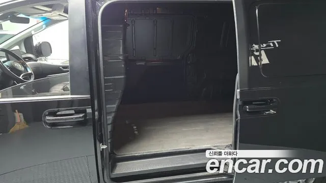 2022 Hyundai Staria L3.5 Cargo 3-Seater Sold VIN KMFYDX73BNU037787 – side profile