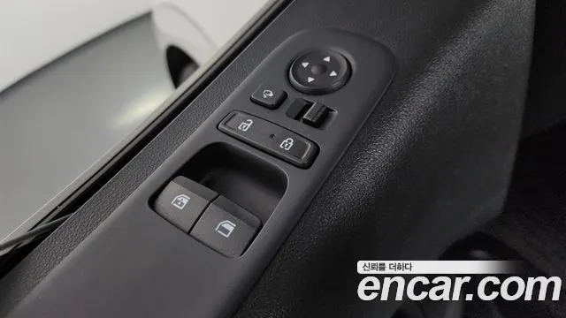 2024 Hyundai Staria L3.5 Cargo 3-Seater Sold VIN KMFYDX73BRU158526 – interior seats