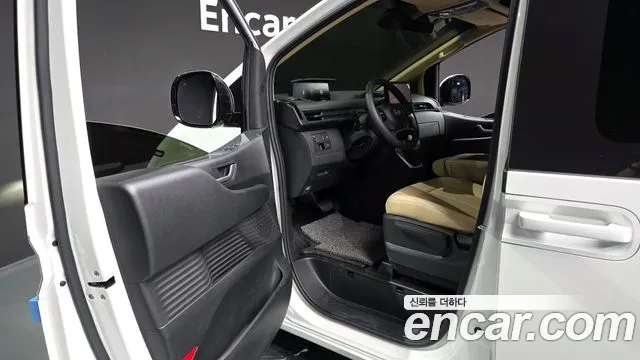 2025 Hyundai Staria L3.5 Cargo 3-Seater Sold VIN KMFYDX73BSU206403 – front exterior