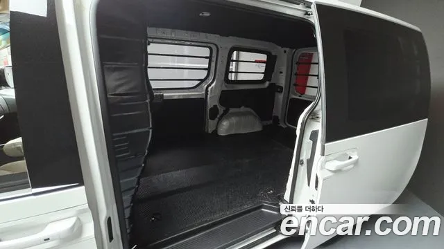 2025 Hyundai Staria L3.5 Cargo 3-Seater Sold VIN KMFYDX73BSU257634 – front exterior